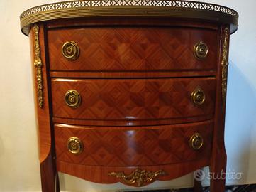 comodino in radica di noce 