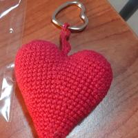 Cuore amigurumi portachiavi