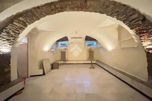 NEGOZIO A SARZANA