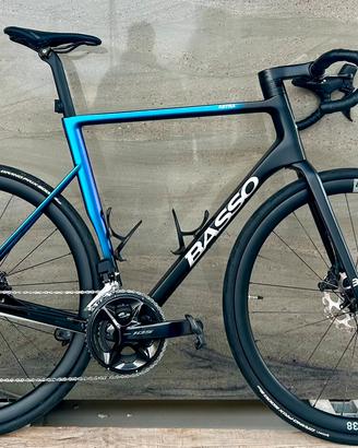 Basso Astra 105 Di2 tg 56 con ruote in carbonio