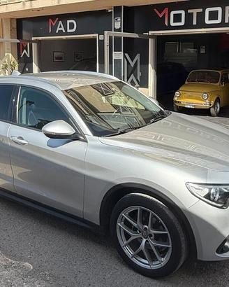Alfa Romeo Stelvio 2.2 Turbodiesel 190 CV AT8 RWD 