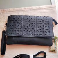 Pochette nera in similpelle