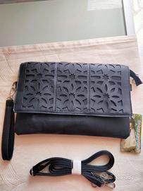 Pochette nera in similpelle