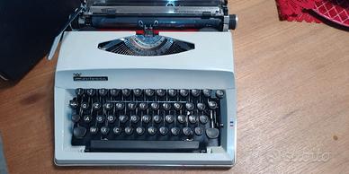 Macchina  da scrivere Contessa de luxe - Triumph