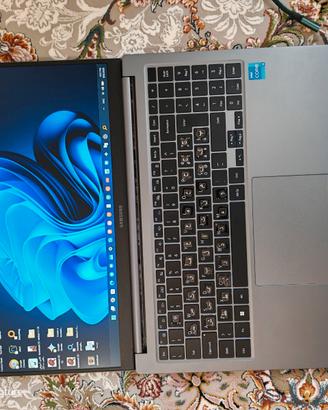 Samsung Galaxy Book4 15,6" – Intel i3 13ª Gen – 8G