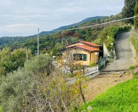 Villa o villino - Castiglione Chiavarese