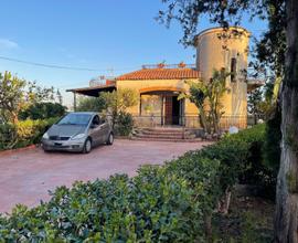 Casa singola con giardino