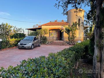 Casa singola con giardino