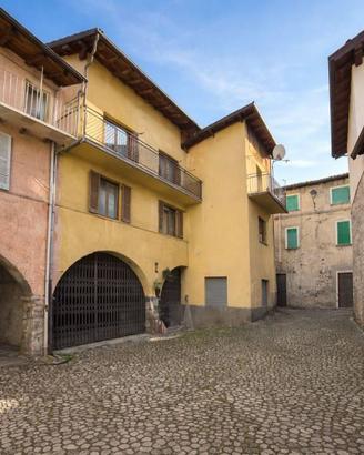 Appartamento di 92 m² con 3 locali a Introbio