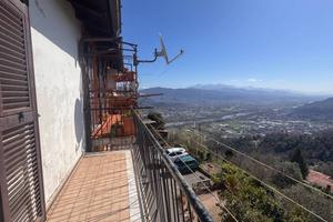 Casa indipendente di 94 m² con 3 locali a Follo