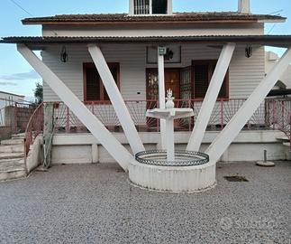 Villa in campagna + terreno + box