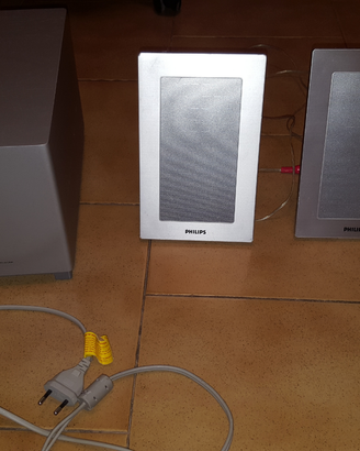 Dolby surround 2.1 Philips