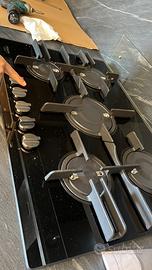 Piano cottura hotpoint Ariston per gas. GPL