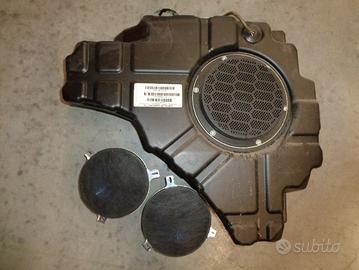 AUDIO SUBWOOFER GRAND CHEROKEE WK2 2012
