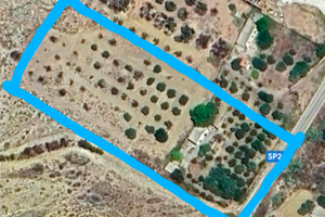 Terreno con antico casolare