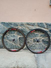 Coppia di ruote bici da strada DT Swiss 32