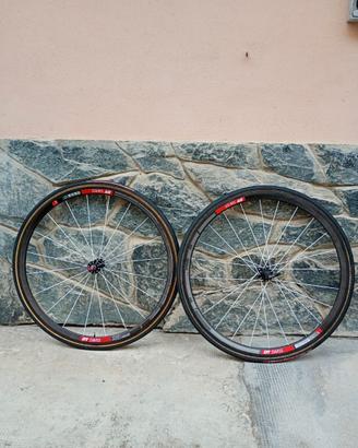 Coppia di ruote bici da strada DT Swiss 32