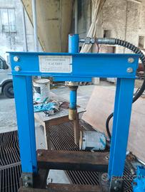 Pressa idraulica manuale 4 ton.
