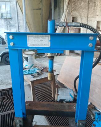 Pressa idraulica manuale 4 ton.