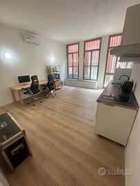 Laboratorio studio ufficio magazzino open space
