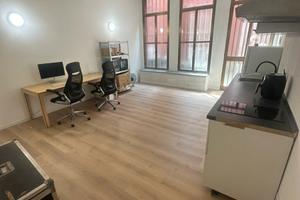 Laboratorio studio ufficio magazzino open space