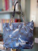 Borsa Guess grandi fiori blu