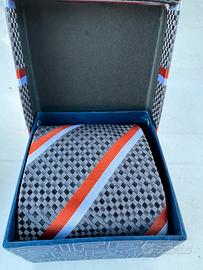 Cravatta Fergi nuova