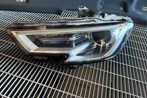 Faro anteriore sinistro originale Audi A3 8V