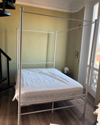 letto baldacchino bianco