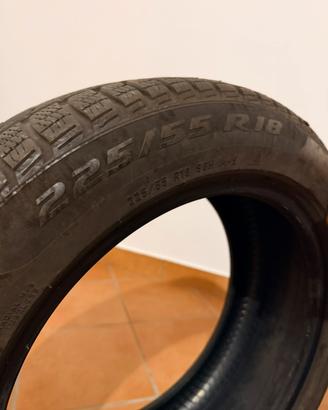 4 Pneumatici Pirelli Invernali 225/55 R18 98H