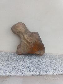 Pietra a forma di coniglio