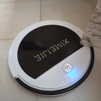 piccolo robottino aspirapolvere 