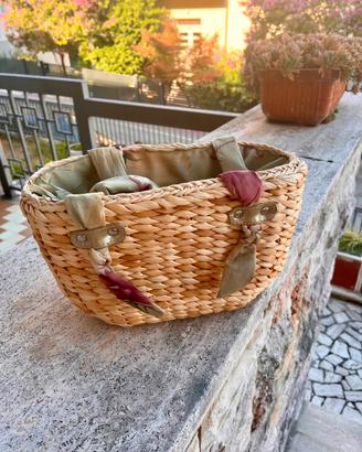 Borsa in paglia estiva con manici in tessuto 