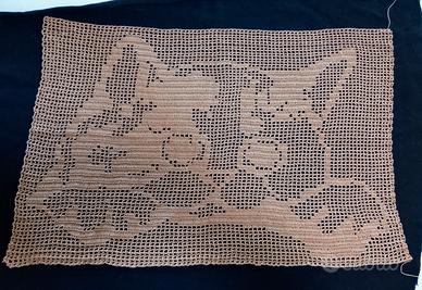 CENTROTAVOLA O QUADRO ALL'UNCINETTO GATTINO 