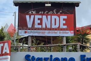 Fratte- ampia soluzione con giardino