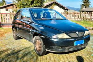 Lancia Y (2001) con motore 1.2 benzina (Fire)