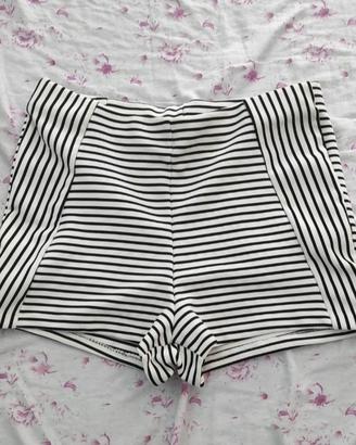pantaloncini corti a righe