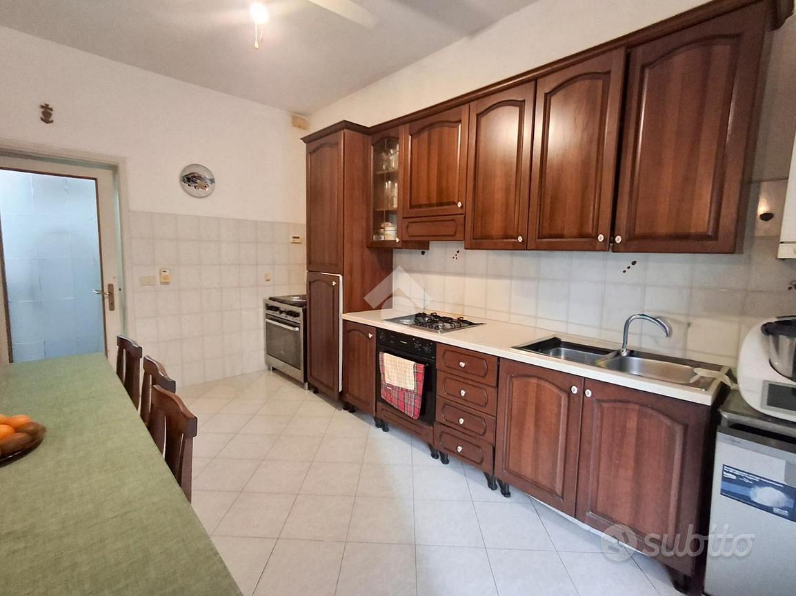 4 LOCALI A PIACENZA