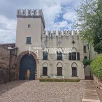 Monolocale in dimora storica del XV secolo con vis
