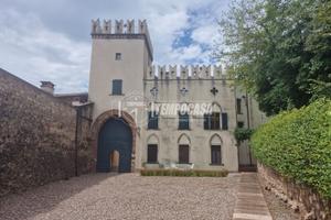 Monolocale in dimora storica del XV secolo con vis