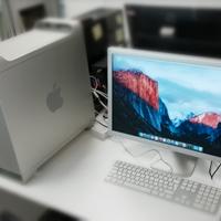 Apple Mac Pro 2008 con monitor