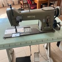 Macchina per cucire professionale Necchi