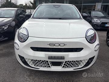 FIAT 600 Hybrid 145 CV DCT MHEV Icon