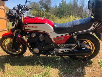 Moto Honda CB1100F super bol d'or