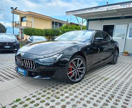 Maserati Ghibli 330 CV MHEV GT