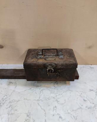 Cassetta militare originale in ferro