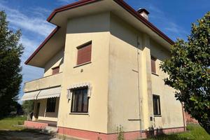 Appartamento con cortile privato