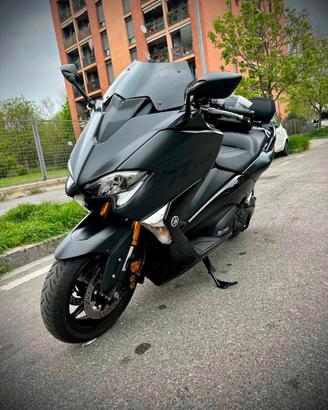 T MAX 530 SX