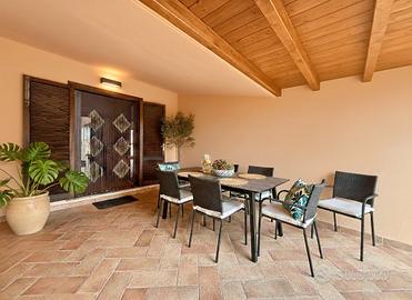 Villetta a schiera con giardino su unico livello