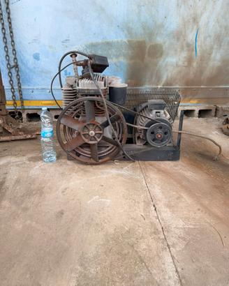 Gruppo pompante compressore 300lt